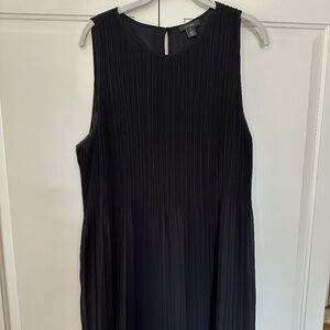 Sleeveless Halogen Pleated Dress - Black